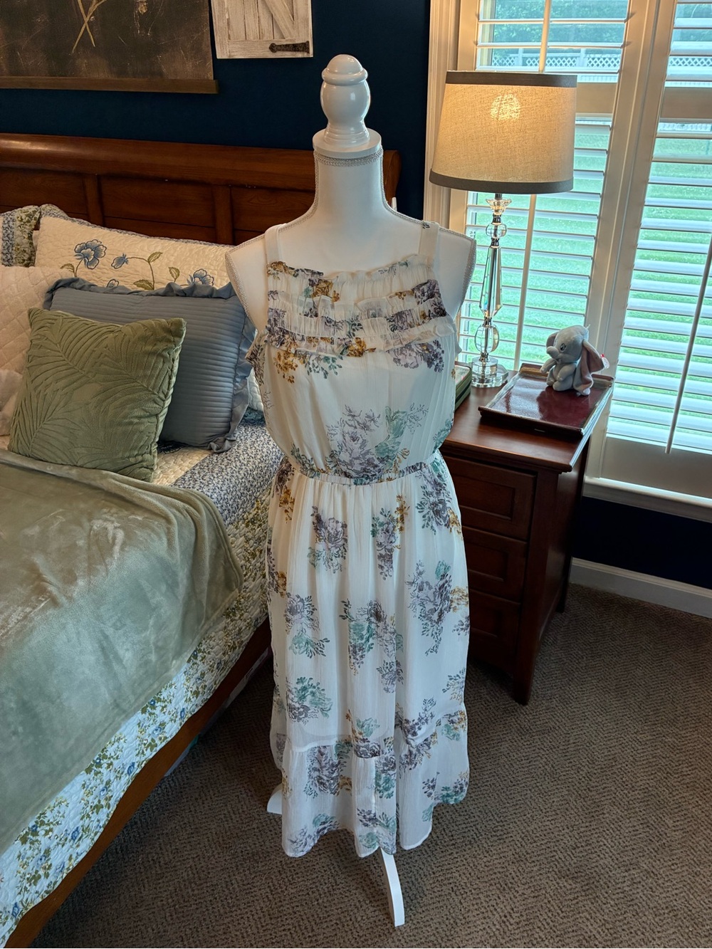 Women’s Maurices Brand Floral White Summer Dress with Ruffle Yoke Size Small
